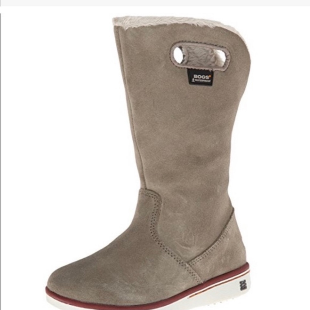 Bog winter boots. Only worn a couple of times. Weatherproof sprayed.